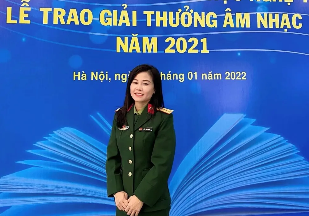 Tác giả của ca khúc, Trung tá Hồ Thu Trang. Ảnh: NVCC. Tác giả của ca khúc, Trung tá Hồ Thu Trang. Ảnh: NVCC.