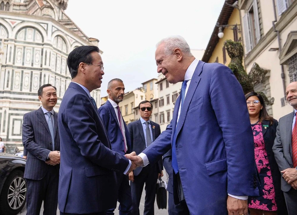 Chủ tịch nước Võ Văn Thưởng gặp Chủ tịch vùng Toscana Eugenio Giani. Ảnh: TG&amp;VN.