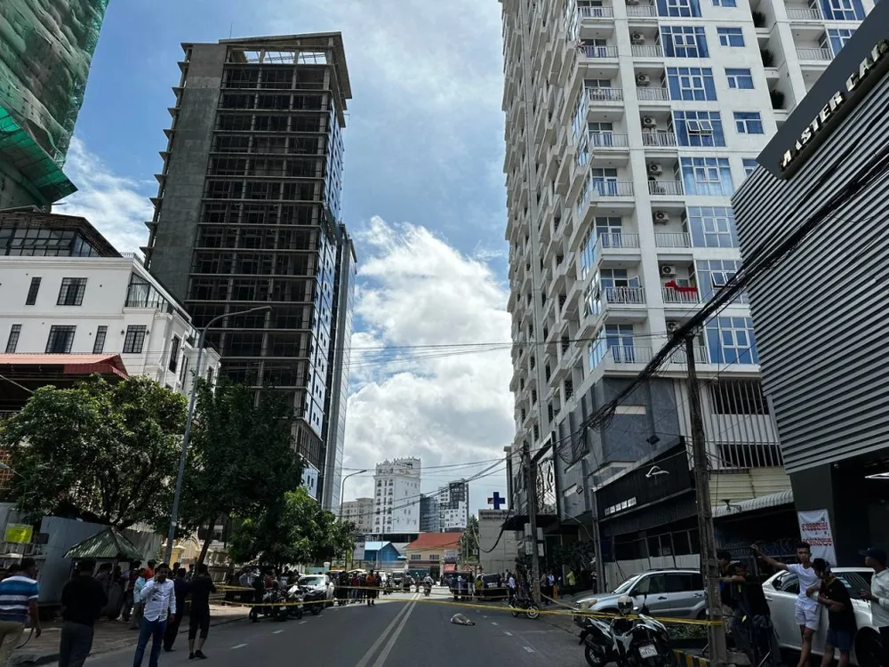 Hiện trường sự việc được cảnh sát Campuchia phong tỏa. Ảnh: Khmer Times. Hiện trường sự việc được cảnh sát Campuchia phong tỏa. Ảnh: Khmer Times.