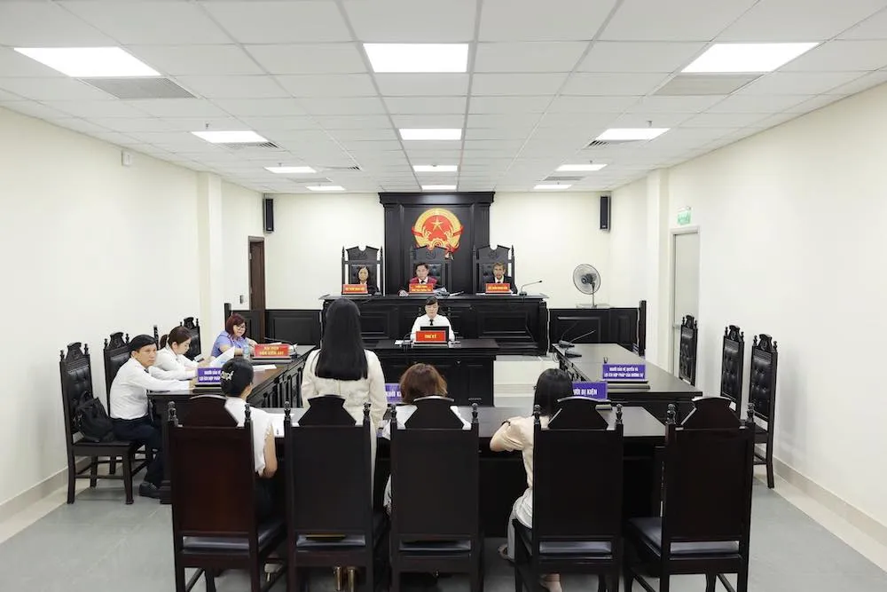 Hội đồng xét xử cho biết sẽ nghị án kéo dài và sẽ tuyên án vào hồi 16g ngày 2-8-2023. Ảnh: HOÀ NGUYỄN Hội đồng xét xử cho biết sẽ nghị án kéo dài và sẽ tuyên án vào hồi 16g ngày 2-8-2023. Ảnh: HOÀ NGUYỄN