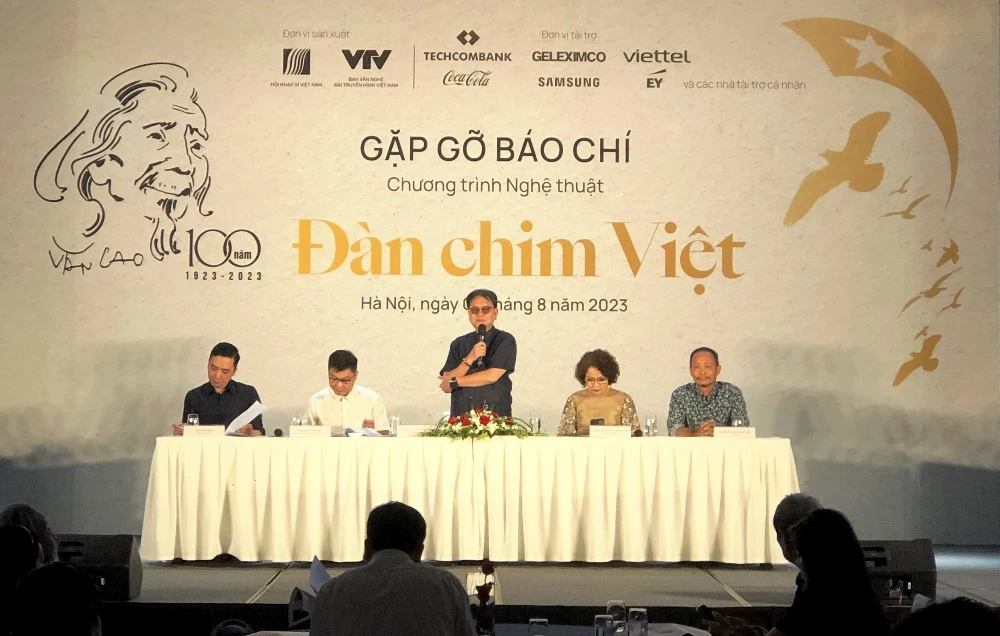 Nhạc sỹ Nguyễn Đức Trịnh, Chủ tịch Hội Nhạc sỹ Việt Nam chia sẻ về đêm nhạc. Ảnh: VT.