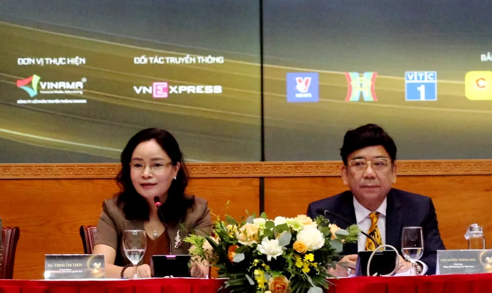 Thứ trưởng Trịnh Thị Thủy trả lời câu hỏi của báo chí. Ảnh: VT. quang-cao-sang-tao.JPG