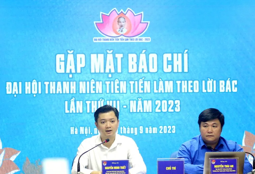 Bí thư Trung ương Đoàn, Chủ tịch Trung ương Hội Sinh viên Việt Nam Nguyễn Minh Triết trả lời câu hỏi của báo chí. Ảnh: VT. THANH-NIEn-lam-theo-loi-bac.jpg