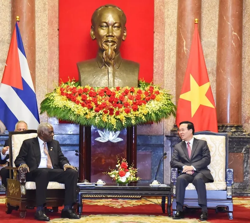 Chủ tịch nước Võ Văn Thưởng bày tỏ vui mừng về sự phát triển tốt đẹp của quan hệ hai Đảng, hai Nhà nước trong những năm qua. .Ảnh: ANH SƠN. viet-nam-cu-ba.jpg
