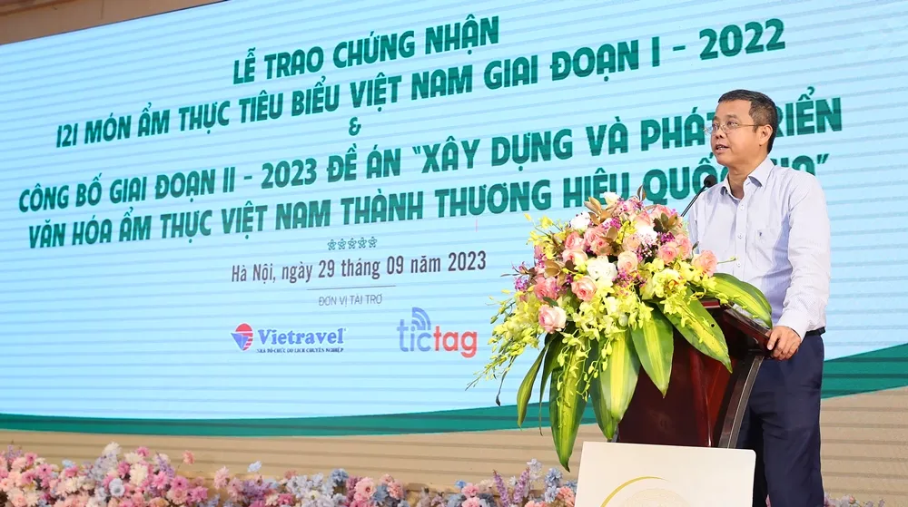 Ông Nguyễn Lê Phúc, Phó Cục trưởng Cục Du lịch quốc gia Việt Nam phát biểu tại sự kiện. Ảnh: VT am-thuc-tieu-bieu.2jpeg.jpeg