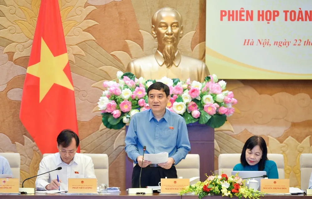 Chủ nhiệm Ủy ban Văn hóa, Giáo dục Nguyễn Đắc Vinh. Ảnh: Quochoi. goi-35nganty.jpg