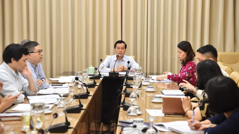 Thứ trưởng Bộ Ngoại giao Hà Kim Ngọc, Trưởng ban Ban chỉ đạo công tác bảo hộ công dân của Bộ Ngoại giao chủ trì cuộc họp. hop-ban-chi-dao.jpg