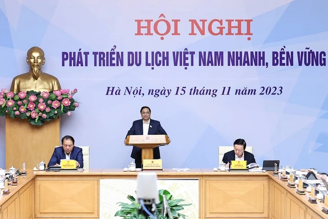 Thủ tướng Phạm Minh Chính phát biểu khai mạc Hội nghị phát triển du lịch Việt Nam nhanh, bền vững - Ảnh: VGP. thu-tuong-de-nghi-tim-ra-cau-tra-loi-de-du-lich-viet-nam-phat-trien-nhanh-va-ben-vung.jpg