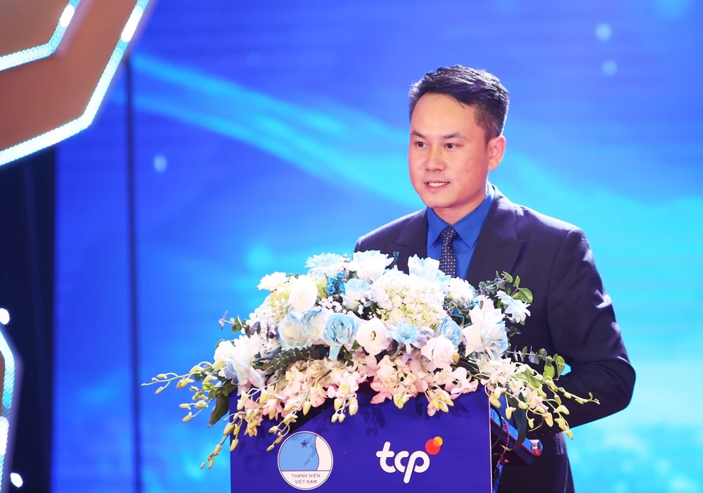 Thanh niên sống đẹp