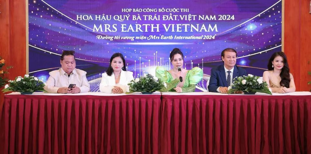 Hoa hậu quý bà Trái đất Việt Nam