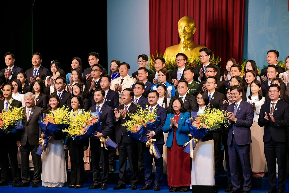 chu-tich-nuoc-dang-nha-nuoc-ta-luon-dat-niem-tin-sau-sac-vao-luc-luong-thanh-nien-sinh-vien-1-1462.jpg