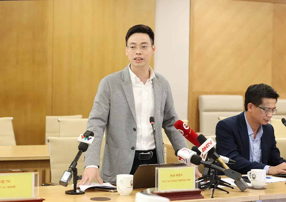 Ông Lê Quang Hưng, Phó Cục trưởng Cục An toàn thông tin (Bộ TT&T) chia sẻ tại họp báo. Cục An toàn thông tin