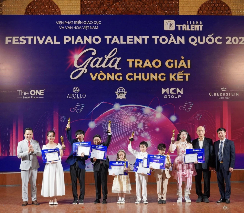 Tám thí sinh giành chiến thắng của tám bảng đấu khác nhau. Cuộc thi Piano