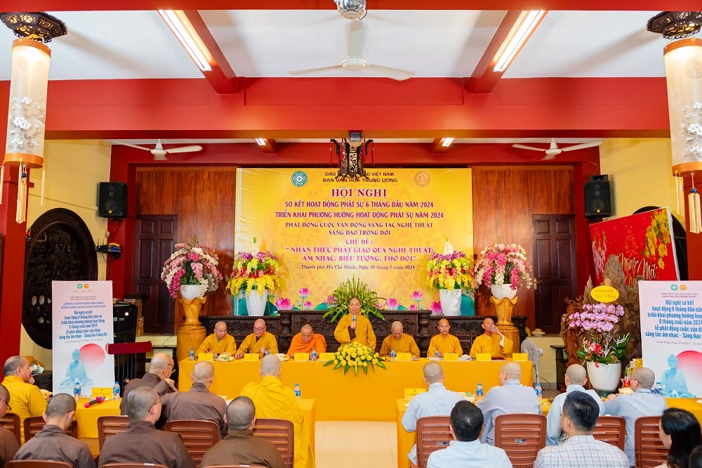 Hòa thượng Thích Thọ Lạc - Trưởng Ban Văn hóa Trung Ương cùng các hòa thượng trong Ban Văn hóa Trung Ương tại phát động cuộc "Vận động sáng tác âm nhạc – Sáng đạo trong đời”. Vận động sáng tác âm nhạc