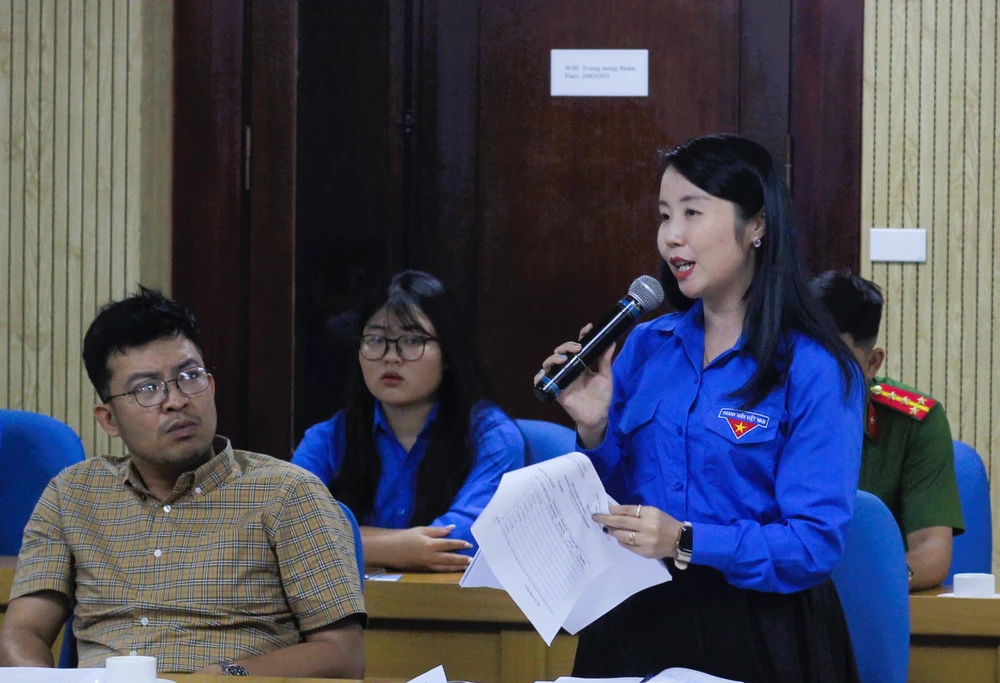 Đại biểu góp ý tại Hội nghị. Ảnh: VIẾT THỊNH. ap-luc-lon-ve-thanh-tich-hoc-tap-khien-thanh-nien-cang-thang-anh-huong-den-suc-kheo.JPG