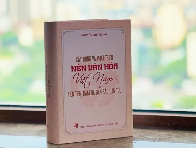 Bìa cuốn sách. Ảnh: Nhà xuất bản Chính trị quốc gia Sự thật. cong-dong-mang-xuc-dong-chia-se-anh-tong-bi-thu-cung-gia-dinh-goi-banh.jpeg