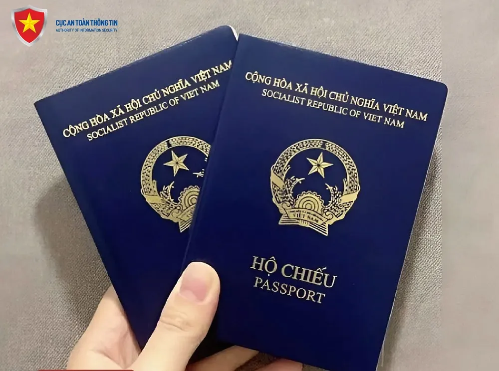 Các đối tượng lừa đảo tìm kiếm người có nhu cầu xuất cảnh trên các trang mạng xã hội. Ảnh: Cục ATTT. mua-ve-may-bay-gia-re-bat-ngo-ra-san-bay-moi-biet-bi-lua-4.jpeg