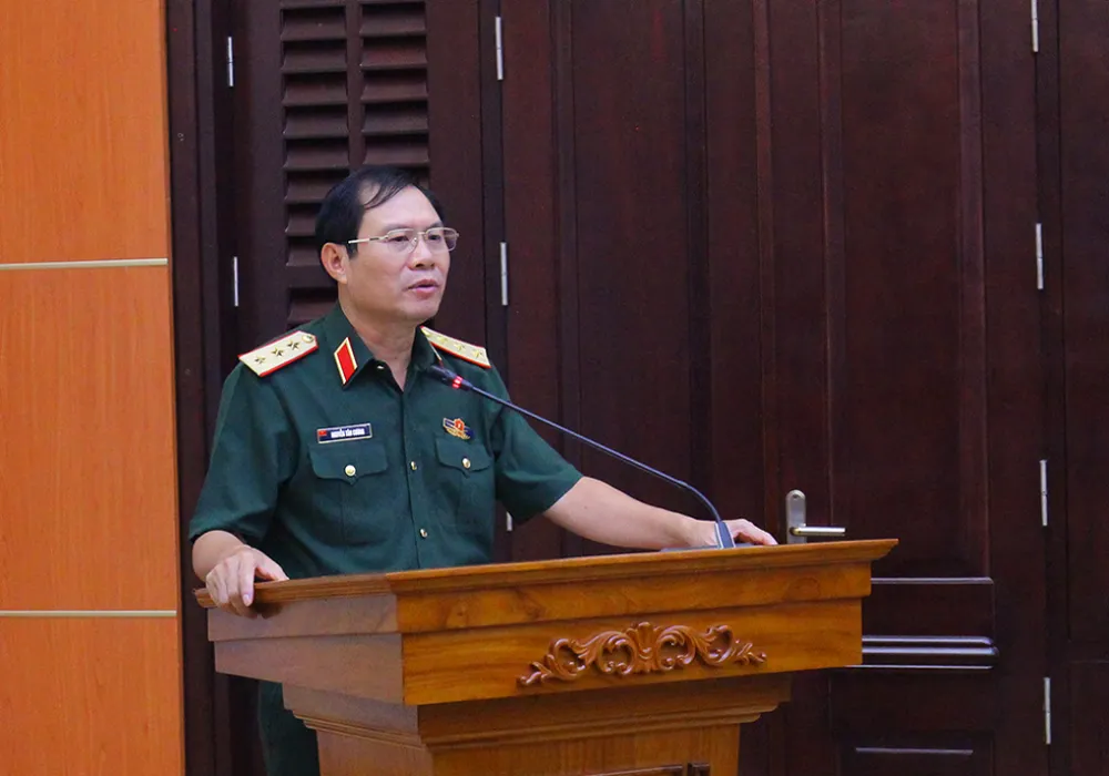 Thượng tướng Nguyễn Tân Cương yêu cầu tiếp tục rà soát các dữ liệu xét tuyển bảo đảm chính xác trước khi công bố điểm chuẩn, thí sinh trúng tuyển. Ảnh: MOD. Công bố điểm chuẩn
