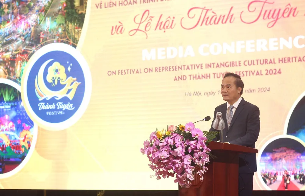 Phó Chủ tịch UBND tỉnh Tuyên Quang Hoàng Việt Phương phát biểu tại hội nghị. Ảnh: VIẾT THỊNH. Lễ hội thành Tuyên