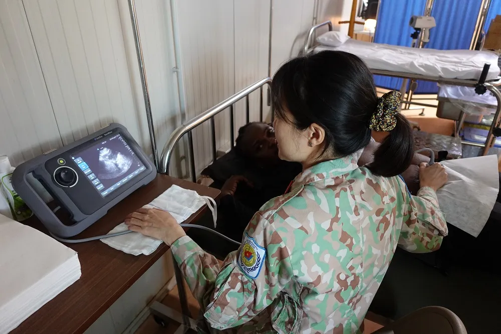 Những người được thăm khám là nữ cảnh sát Ghana (Ghana FPU) tại phái bộ UNMISS, phân khu Bentin, Nam Sudan. Ảnh: BVDC2.5. Bệnh viện dã chiến cấp 2 số 5