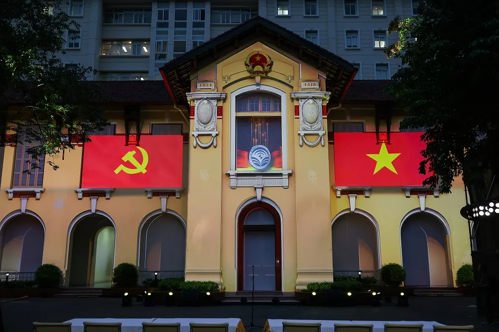 nhung-hinh-anh-trinh-chieu-phim-3d-mapping-cua-nganh-tt-t2.jpg