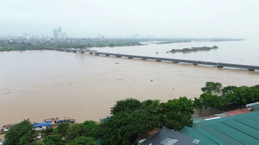 Hình ảnh khu vực cầu Long Biên ngày 12-9. Ảnh: TRỌNG PHÚ.