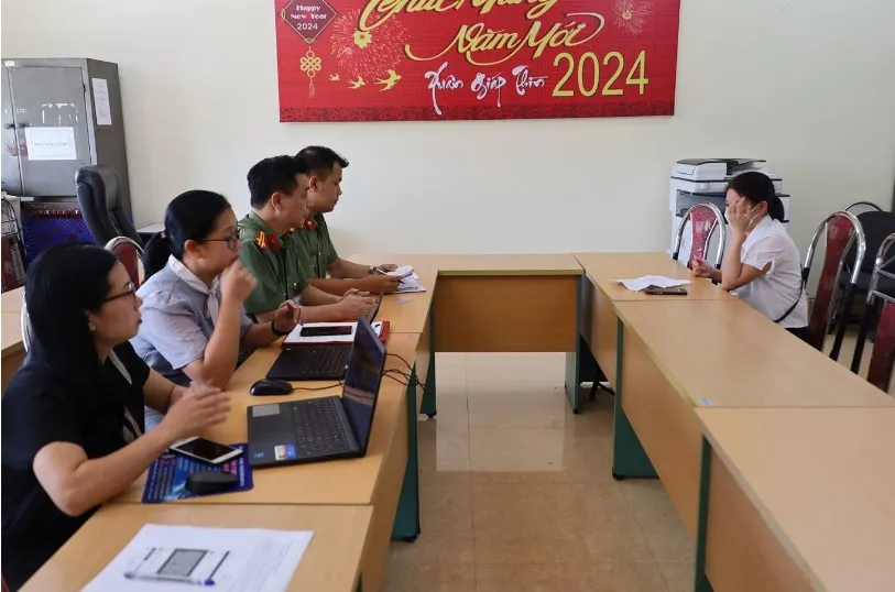 thông tin sai sự thật