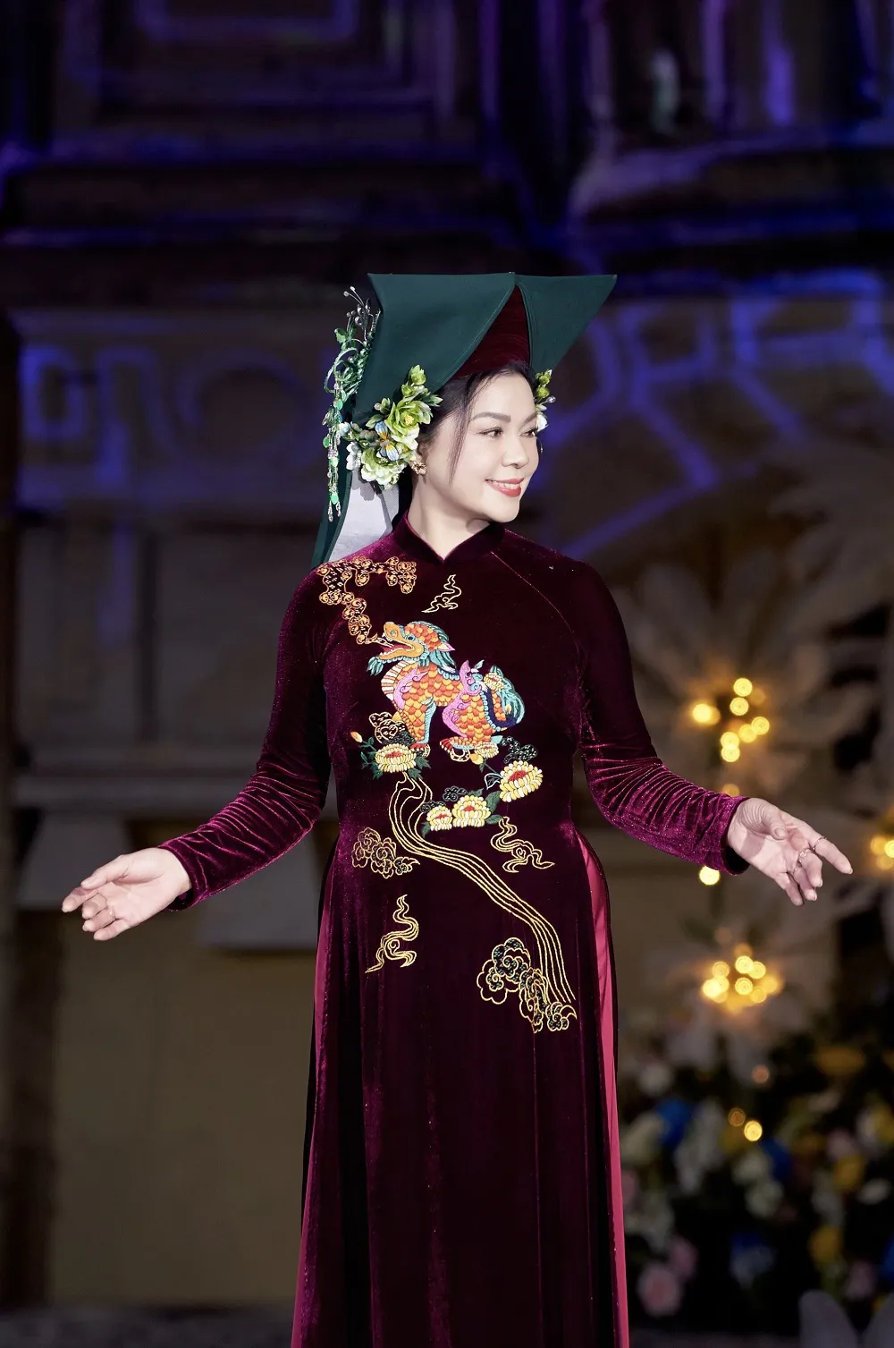 Bộ sưu tập Bản giao hưởng lấy cảm hứng và kế thừa những giá trị lịch sử, văn hóa, nghệ thuật Việt Nam. NSND Thu Hà