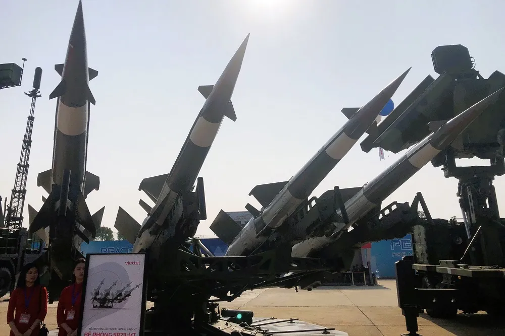 chiem-nguong-khi-tai-quan-su-cua-viet-nam-tai-trien-lam-quoc-phong-quoc-te-viet-nam.JPEG
