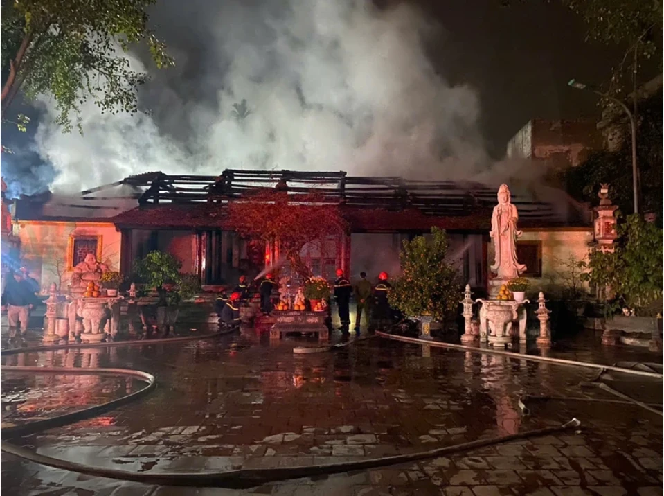 cháy ở chùa Vẽ