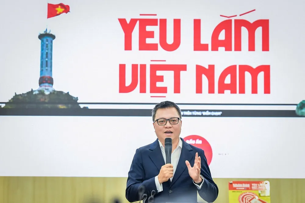 Tổng Biên tập Báo Nhân Dân Lê Quốc Minh phát biểu tại sự kiện. Ảnh: THÀNH ĐẠT du-an-yeu-lam-viet-nam-huong-toi-ky-niem-50-nam-ngay-giai-phong-mien-nam-2.jpg