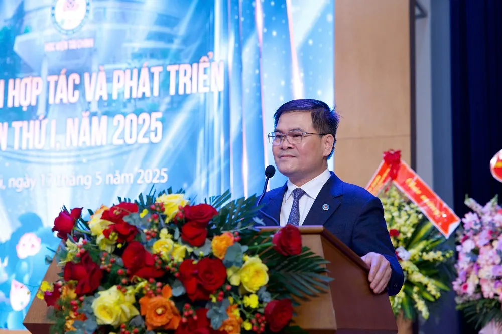 Thứ trưởng Bộ Tài chính Bùi Văn Khắng phát biểu tại Diễn đàn. Thứ trưởng Bộ Tài chính