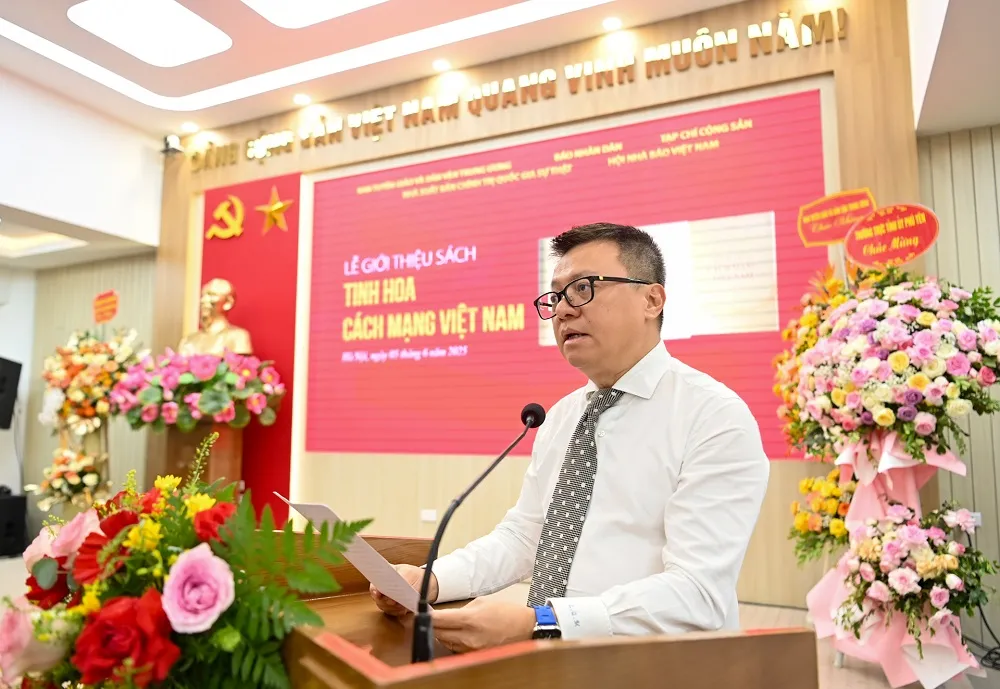 Nhà báo Hà Đăng