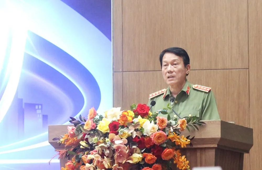 Bộ trưởng Bộ Công an,