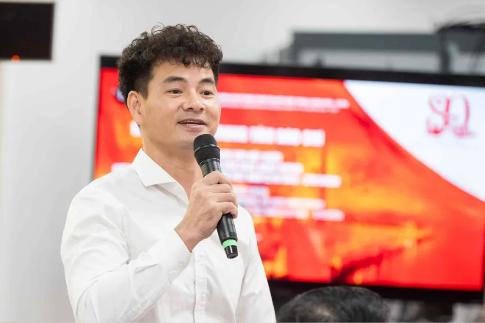 tham gia diễu binh