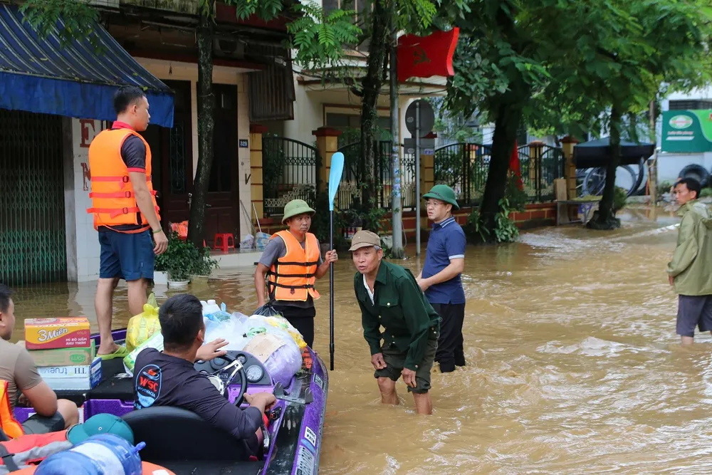 lao-cai-chinh-quyen-cang-minh-ho-tro-nguoi-dan-vung-ngap-lut-10.jpg