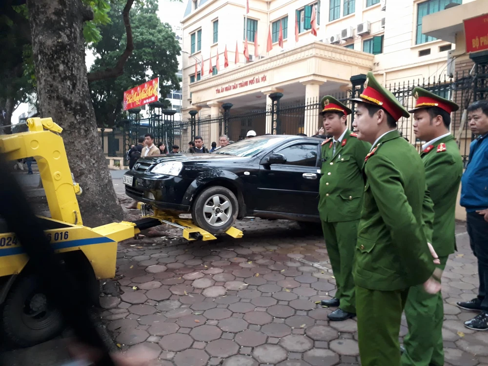 An ninh thắt chặt trong phiên xử ông Đinh La Thăng