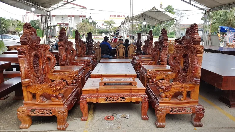 Đồ gỗ tiền tỉ xuống phố, người mua trầm trồ ảnh 4