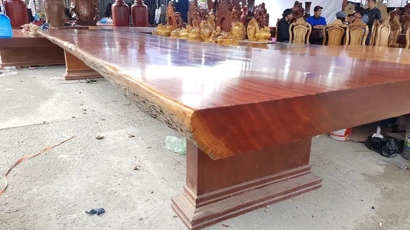 Đồ gỗ tiền tỉ xuống phố, người mua trầm trồ ảnh 2