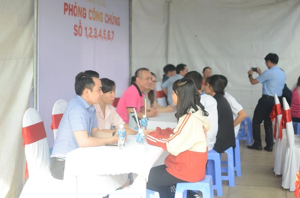 Sinh viên luật hào hứng tham gia ngày hội hướng nghiệp ảnh 6