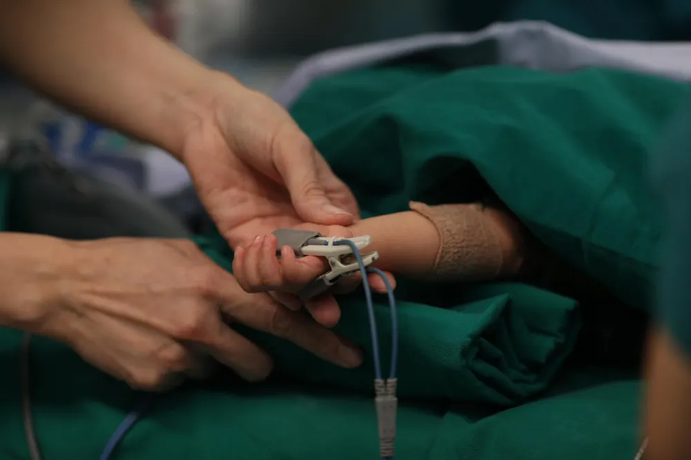 Nhìn lại hành trình tách rời cặp song sinh Trúc Nhi - Diệu Nhi ảnh 6 Nhìn lại hành trình tách rời cặp song sinh Trúc Nhi - Diệu Nhi ảnh 6