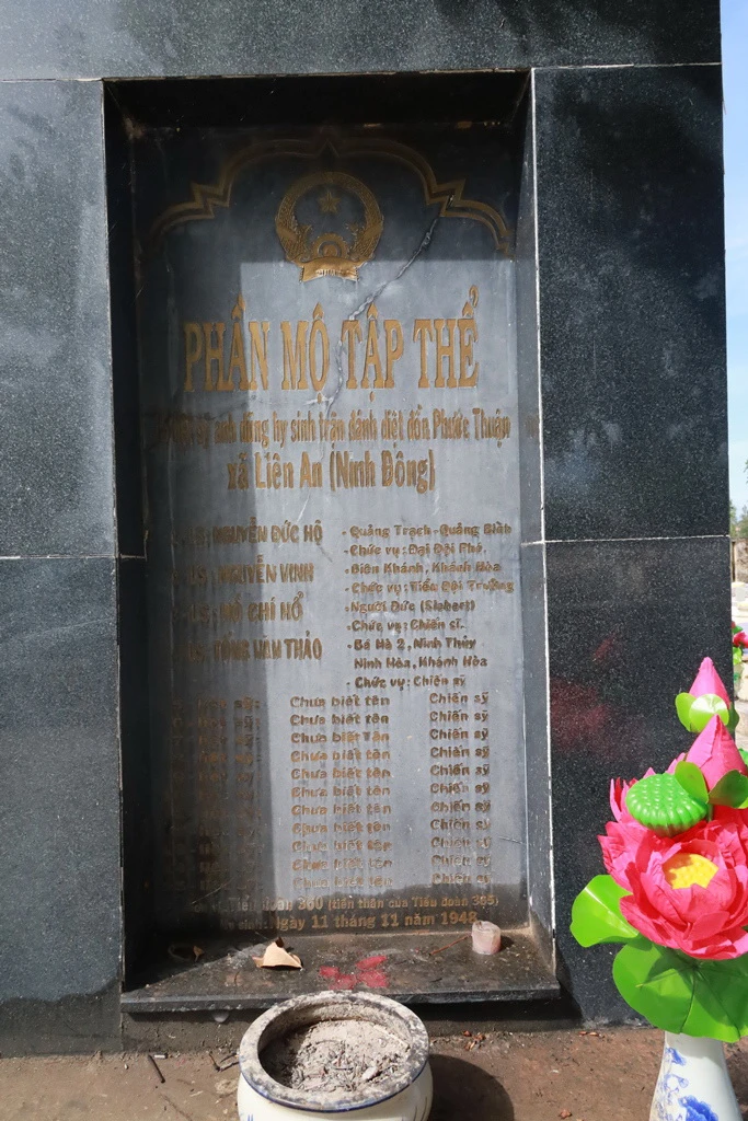 Xúc động trước ngội mộ tập thể có liệt sĩ người Đức ảnh 2