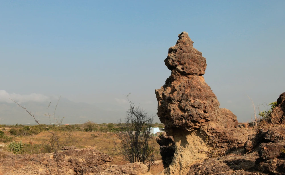 Truyền thuyết về bãi đá cổ Karang Chaklaing tuyệt đẹp ảnh 12