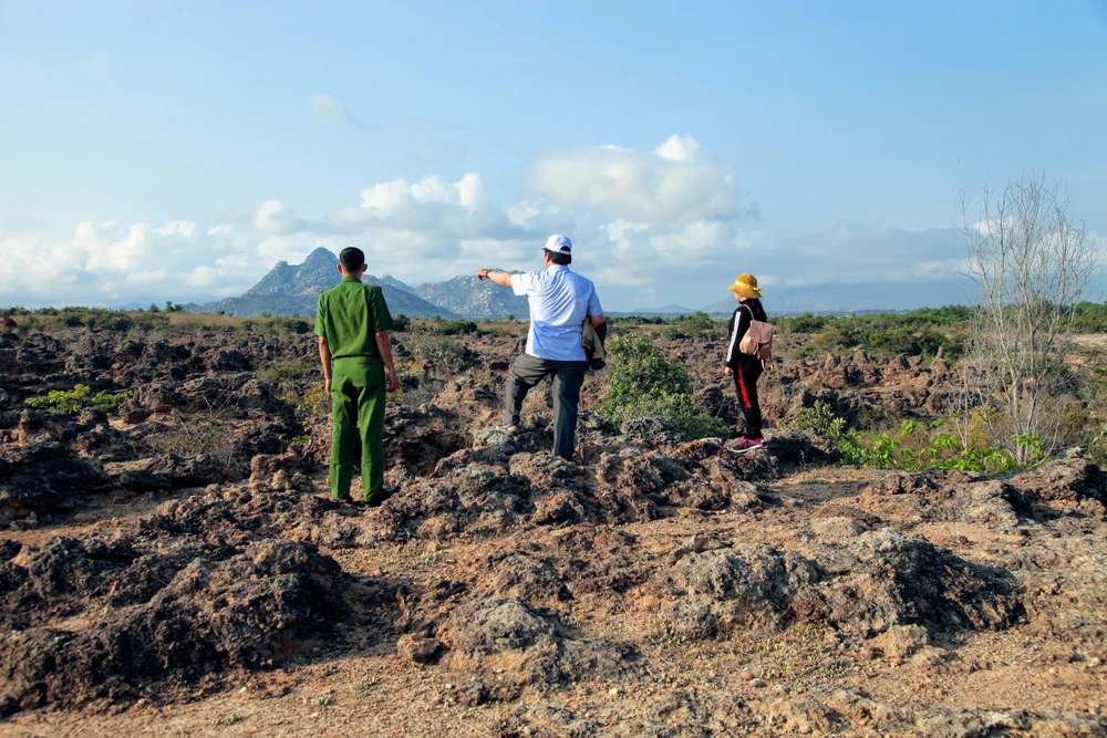 Truyền thuyết về bãi đá cổ Karang Chaklaing tuyệt đẹp ảnh 15