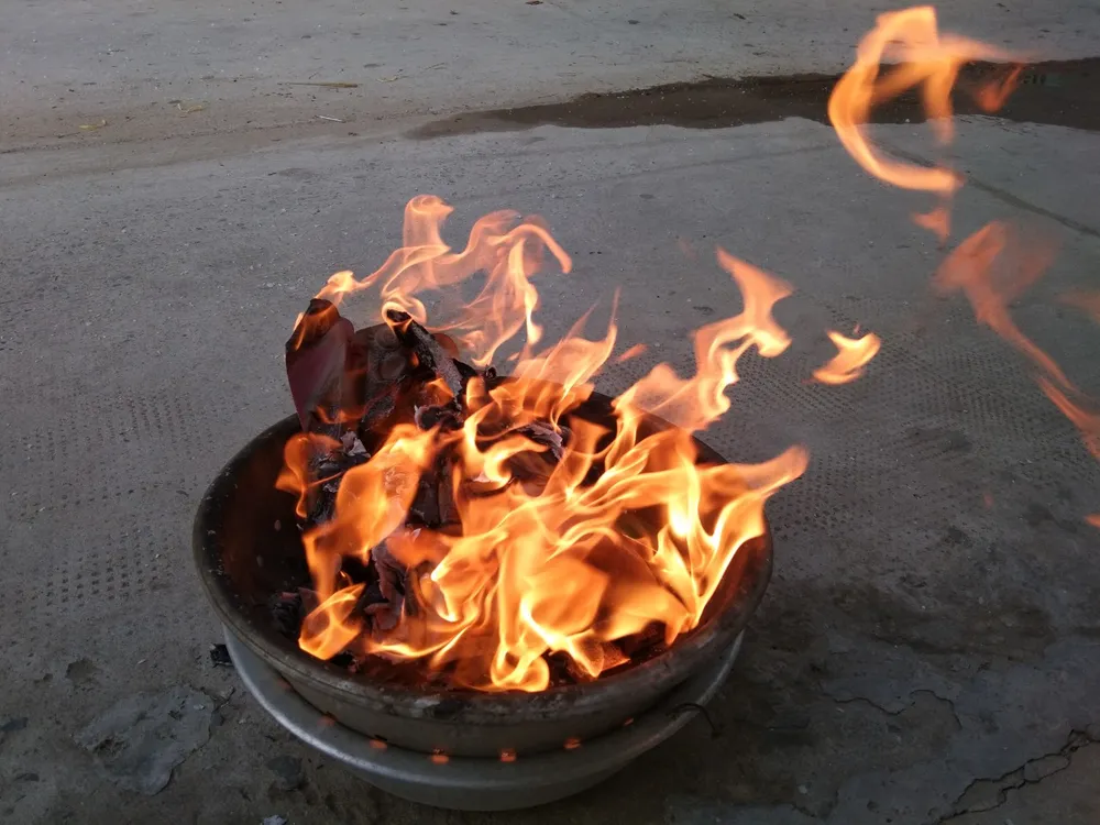 Lễ 'Hóa vàng' Tết Nhâm Dần 2022 ảnh 10