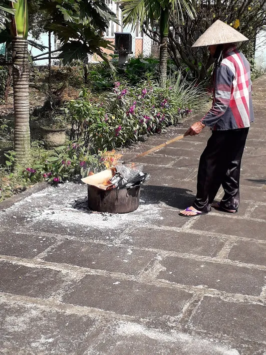 Lễ 'Hóa vàng' Tết Nhâm Dần 2022 ảnh 8