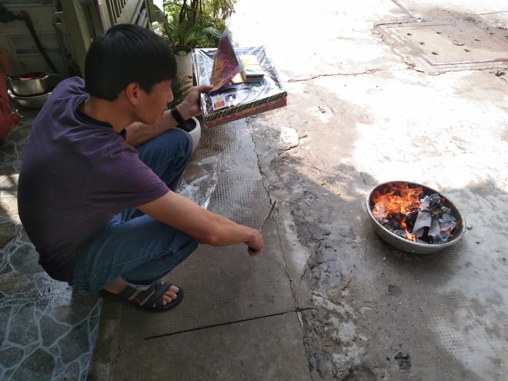 Lễ 'Hóa vàng' Tết Nhâm Dần 2022 ảnh 6