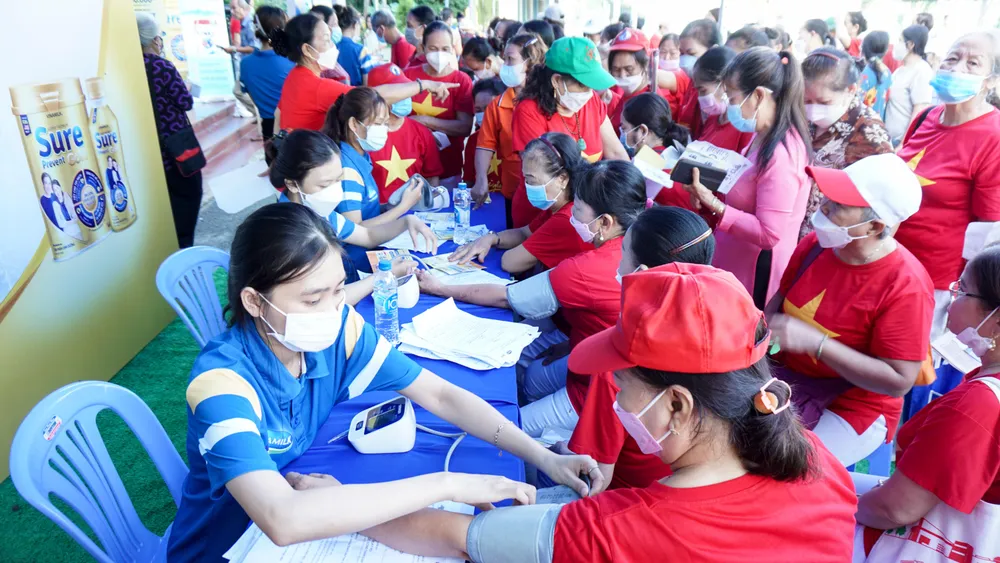 Tư vấn sức khỏe cho người cao tuổi