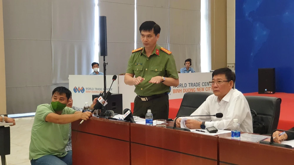 Đại tá Trịnh Ngọc Quyên, Giám đốc công an tỉnh Bình Dương thông tin tại cuộc họp báo