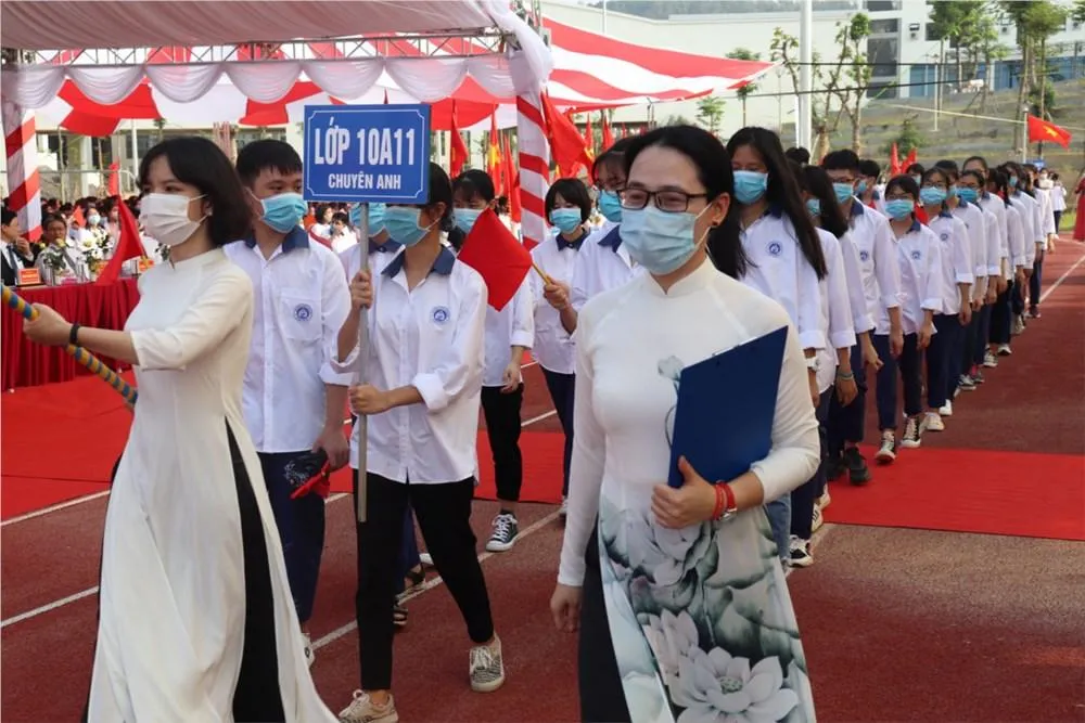 Trường THPT chuyen Vĩnh Phúc đón học sinh lớp 10 trong ngày khai giảng năm học mới 2022 - 2023. Ảnh: Website trường Trường THPT chuyen Vĩnh Phúc đón học sinh lớp 10 trong ngày khai giảng năm học mới 2022 - 2023. Ảnh: Website trường